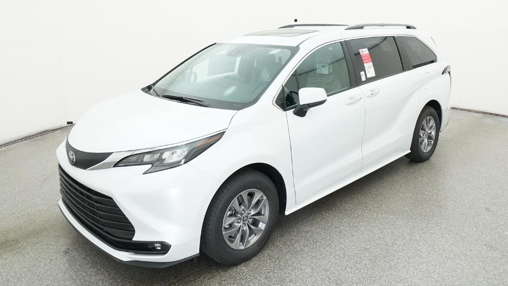 2026 Toyota Sienna XLE 8-Passenger Hybrid FWD's photo