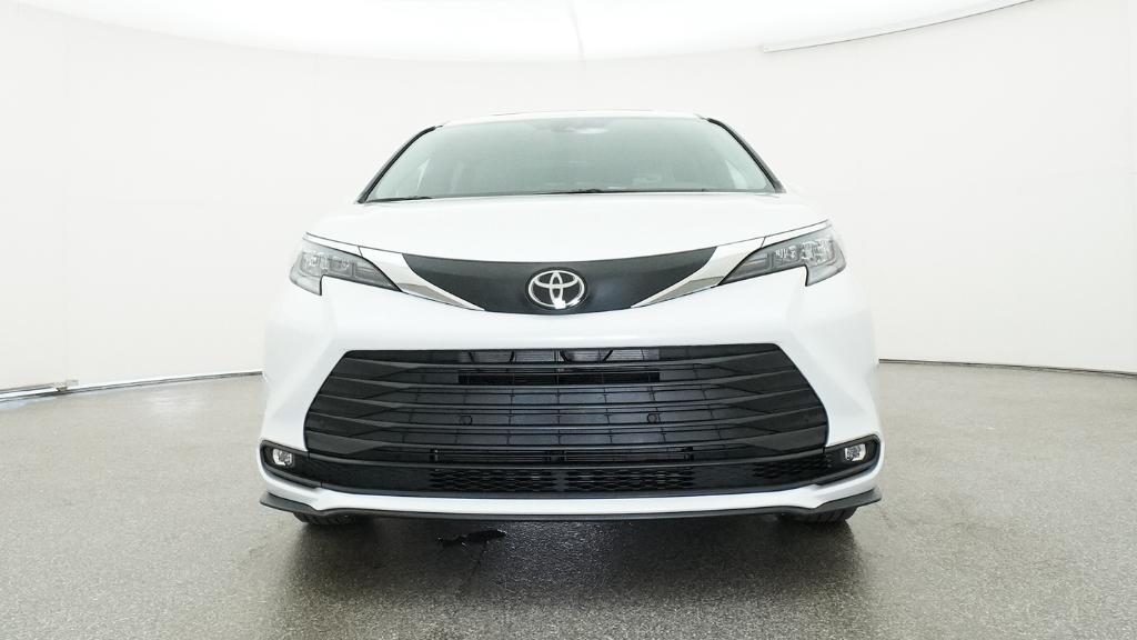 New 2026 Wind Chill Pearl <sup>1</sup> Toyota  XLE image 10