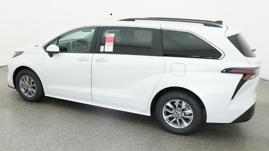 New 2026 Wind Chill Pearl <sup>1</sup> Toyota  XLE image 13
