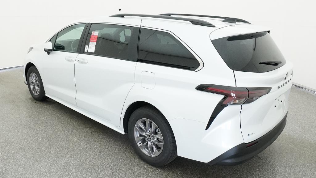 New 2026 Wind Chill Pearl <sup>1</sup> Toyota  XLE image 22