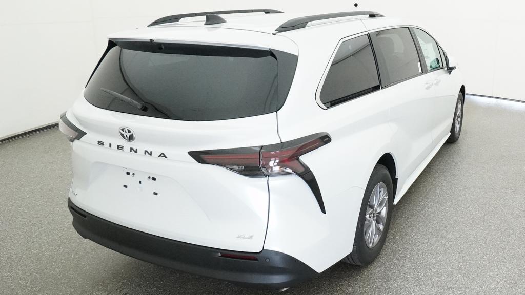New 2026 Wind Chill Pearl <sup>1</sup> Toyota  XLE image 9
