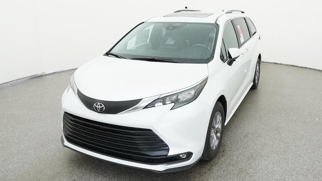 New 2026 Wind Chill Pearl <sup>1</sup> Toyota  XLE image 2