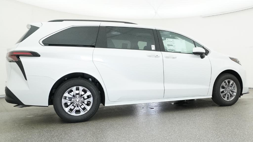 New 2026 Wind Chill Pearl <sup>1</sup> Toyota  XLE image 16