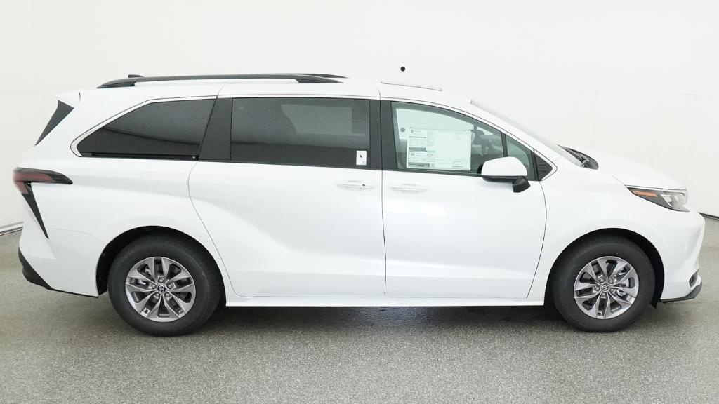 New 2026 Wind Chill Pearl <sup>1</sup> Toyota  XLE image 14