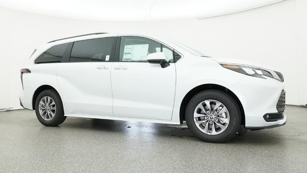 New 2026 Wind Chill Pearl <sup>1</sup> Toyota  XLE image 12