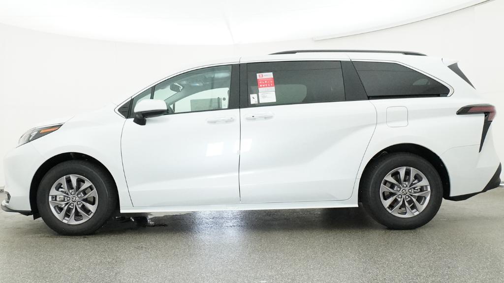 New 2026 Wind Chill Pearl <sup>1</sup> Toyota  XLE image 20