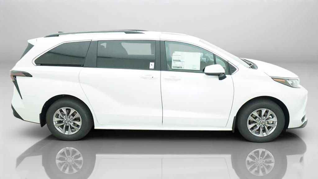 New 2026 Toyota Sienna Van