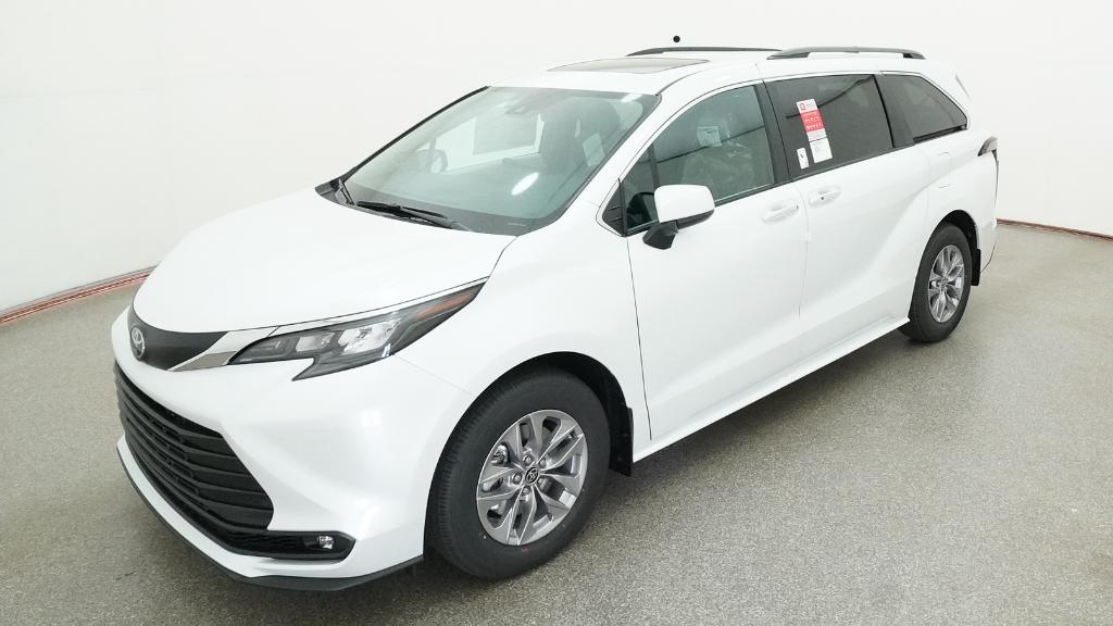 2026 Toyota Sienna XLE 8-Passenger Hybrid FWD's photo