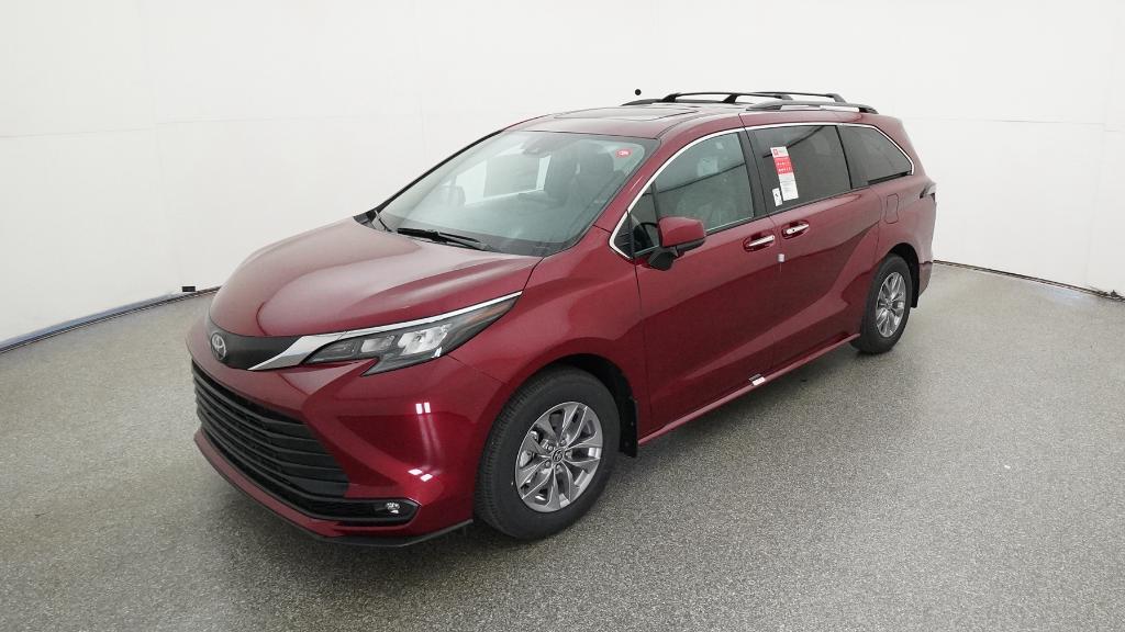 2026 Toyota Sienna XLE's photo