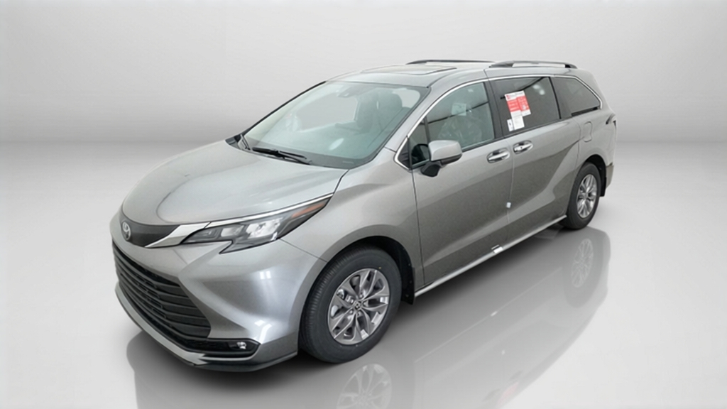 2026 Toyota Sienna XLE Minivan Slide 0