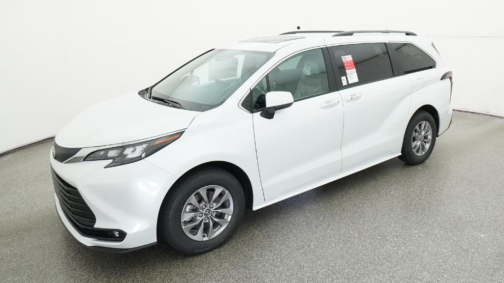 2026 Toyota Sienna XLE 8-Passenger Hybrid FWD's photo