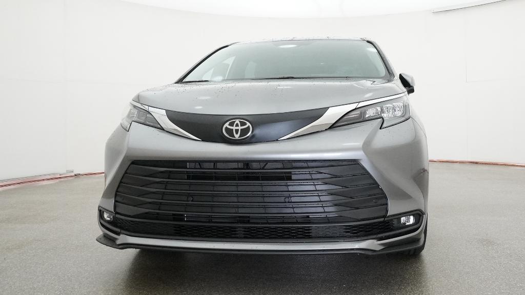 New 2026 Toyota Sienna Van