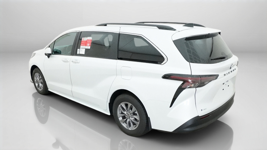New 2026 Wind Chill Pearl Toyota XLE image 31