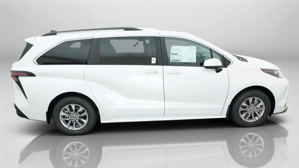 New 2026 Wind Chill Pearl Toyota XLE image 24