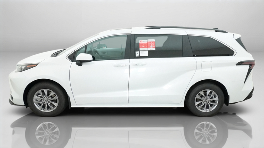 New 2026 Wind Chill Pearl Toyota XLE image 19