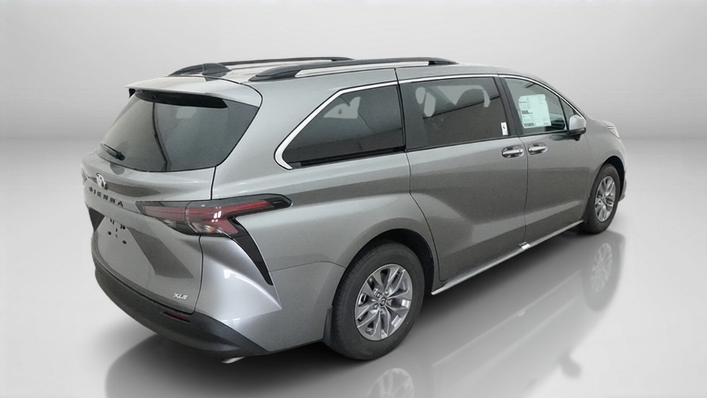 2026 Toyota Sienna XLE Minivan Slide 9