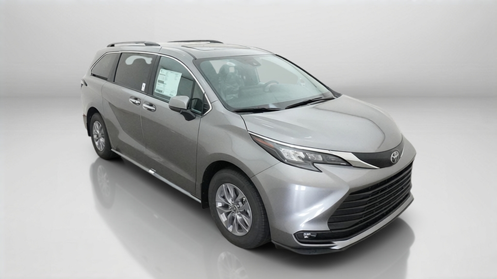 2026 Toyota Sienna XLE Minivan Slide 13