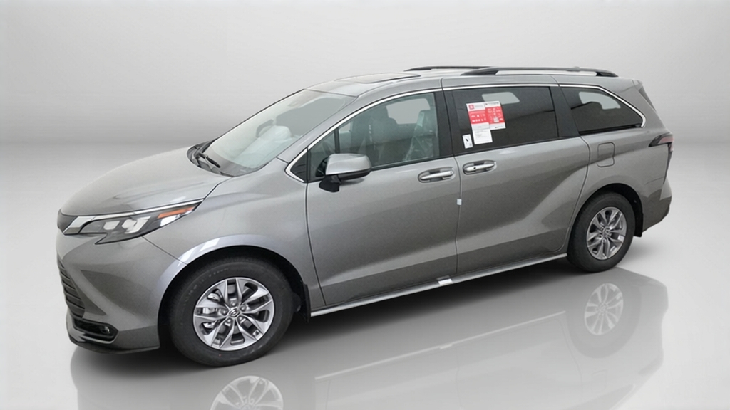 2026 Toyota Sienna XLE Minivan Slide 2