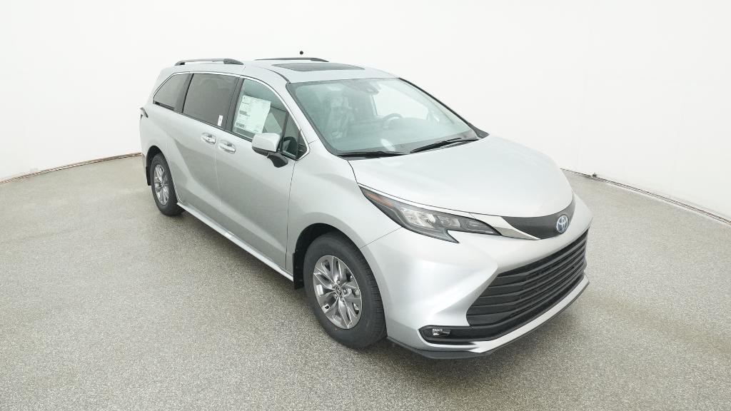 2025 Toyota Sienna XLE photo 29
