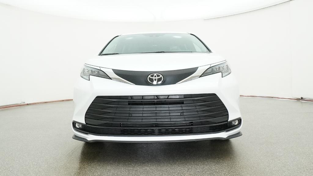 New 2026 Wind Chill Pearl <sup>1</sup> Toyota  XLE image 44