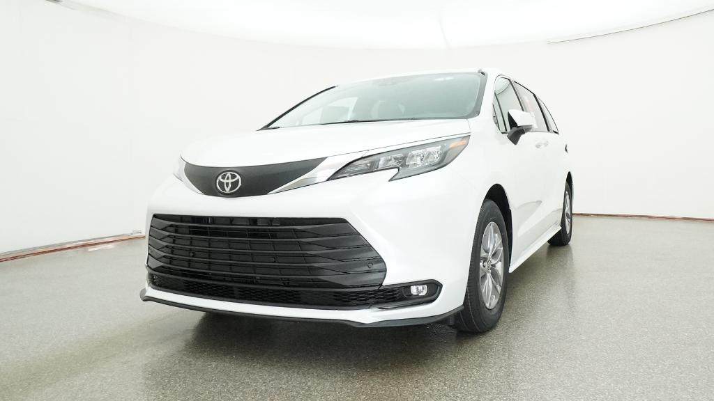 New 2026 Wind Chill Pearl <sup>1</sup> Toyota  XLE image 51