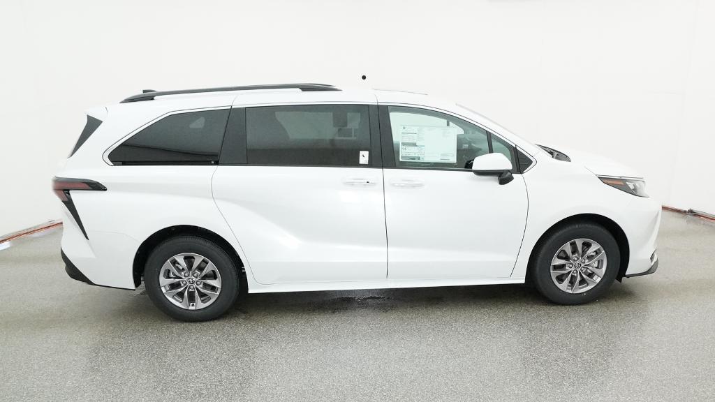 New 2026 Wind Chill Pearl <sup>1</sup> Toyota  XLE image 42