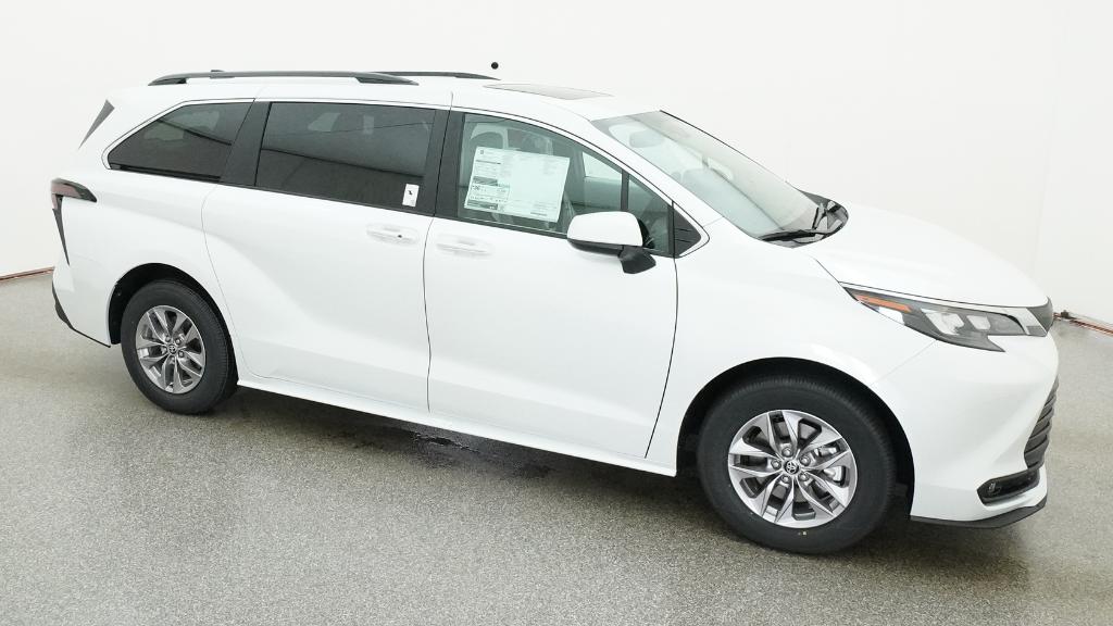 New 2026 Wind Chill Pearl <sup>1</sup> Toyota  XLE image 41
