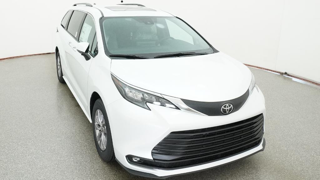 New 2026 Wind Chill Pearl <sup>1</sup> Toyota  XLE image 40