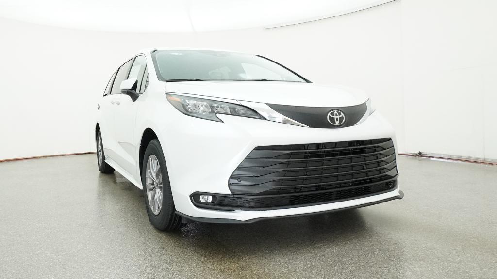 New 2026 Wind Chill Pearl <sup>1</sup> Toyota  XLE image 38