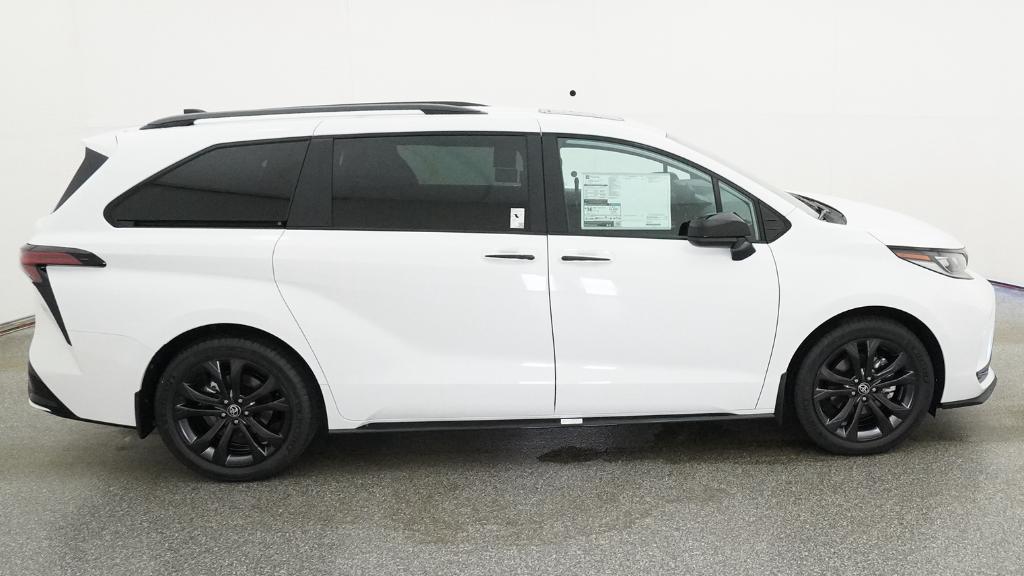 New 2026 Ice Cap Toyota  XSE image 95