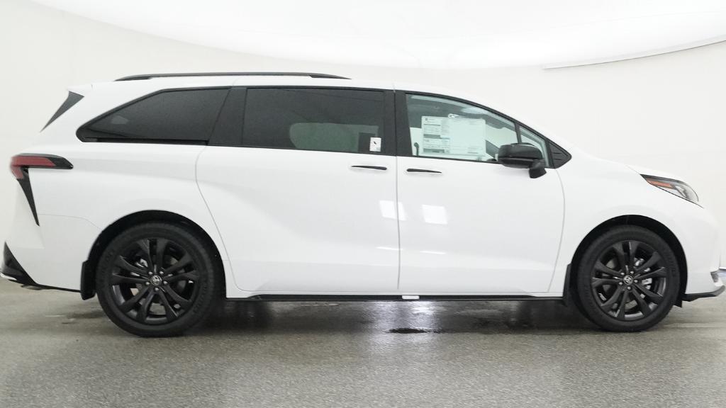 New 2026 Ice Cap Toyota  XSE image 81