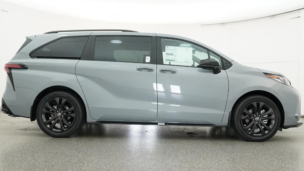 New 2026 Toyota Sienna Van