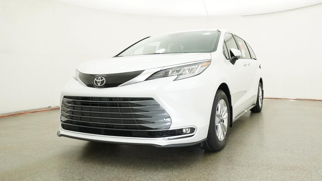 New 2026 Wind Chill Pearl <sup>1</sup> Toyota  Limited image 19