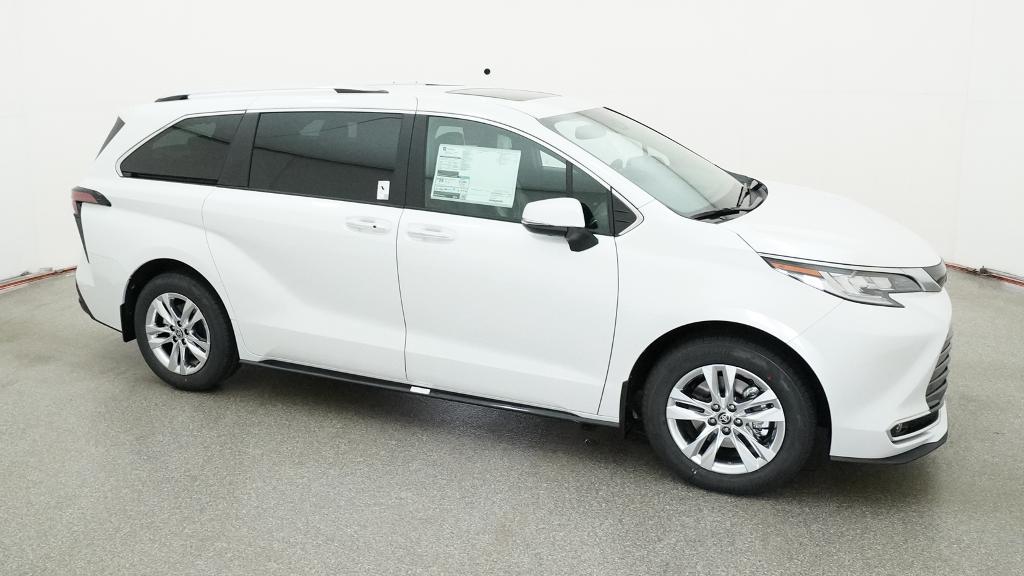 New 2026 Wind Chill Pearl <sup>1</sup> Toyota  Limited image 12