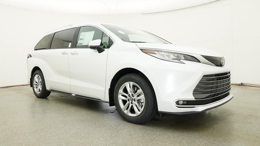 New 2026 Wind Chill Pearl <sup>1</sup> Toyota  Limited image 9