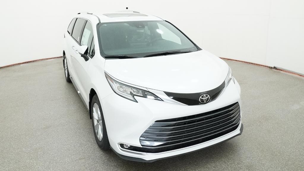 New 2026 Wind Chill Pearl <sup>1</sup> Toyota  Limited image 8