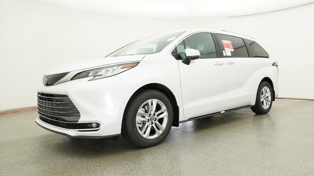 New 2026 Wind Chill Pearl <sup>1</sup> Toyota  Limited image 6