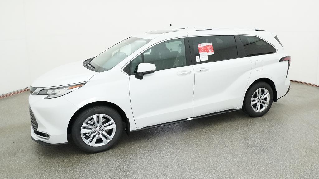 New 2026 Wind Chill Pearl <sup>1</sup> Toyota  Limited image 5