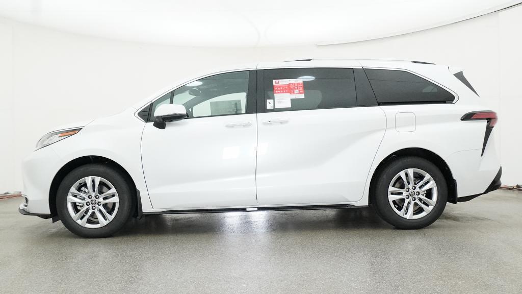 New 2026 Wind Chill Pearl <sup>1</sup> Toyota  Limited image 2