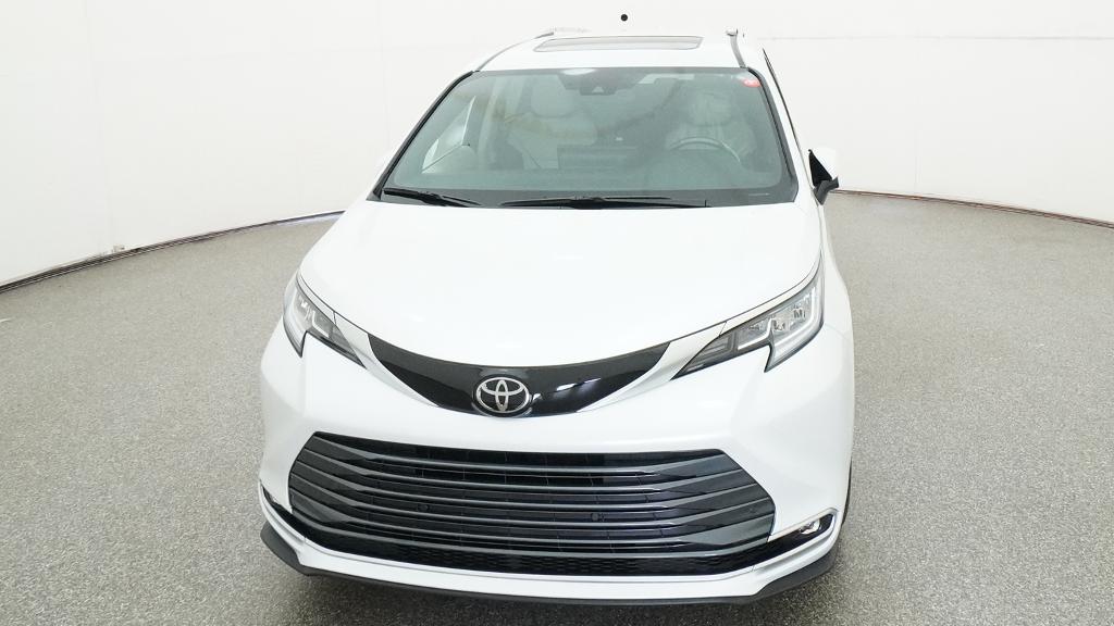 New 2026 Toyota Sienna Van