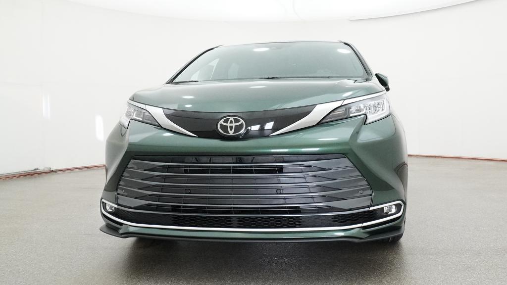 New 2026 Toyota Sienna Van