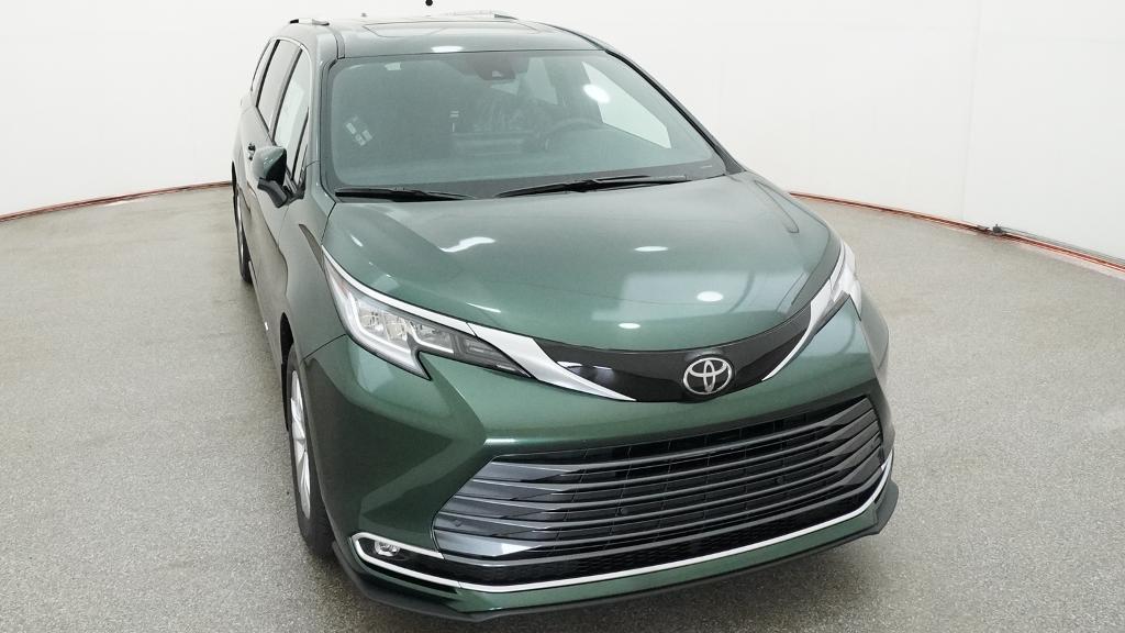 New 2026 Toyota Sienna Van