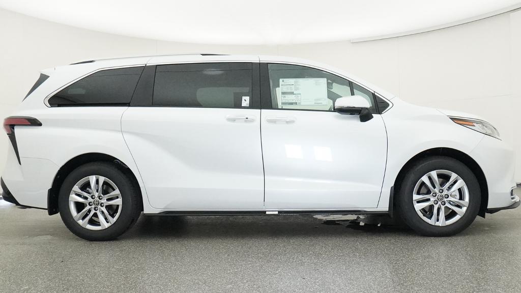 New 2026 Toyota Sienna Van