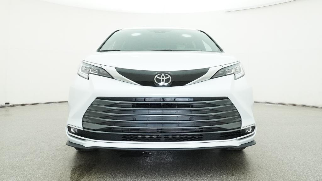 New 2026 Toyota Sienna Van