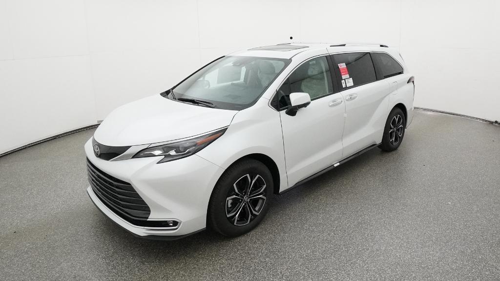2026 Toyota Sienna Platinum's photo