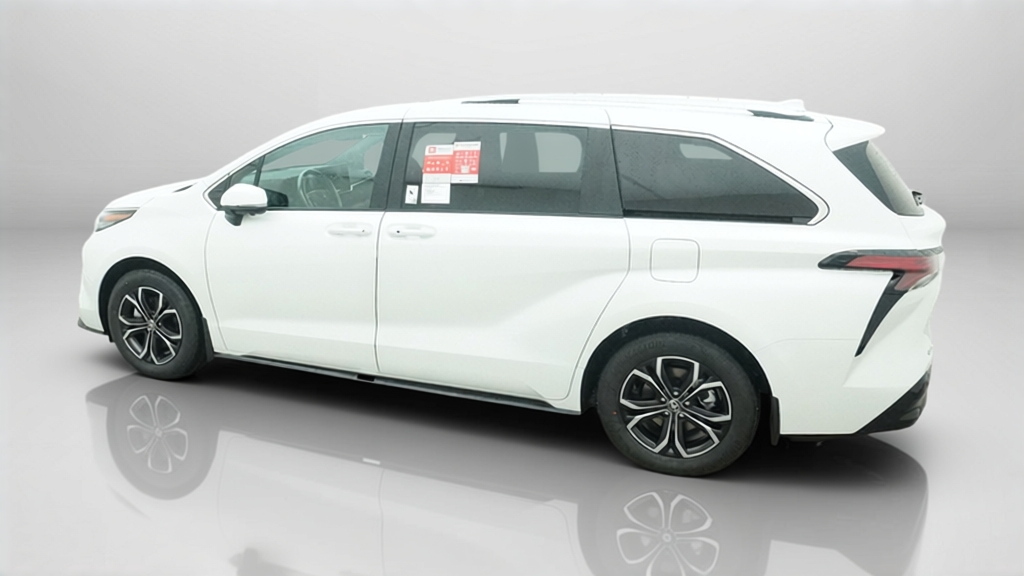 New 2026 Wind Chill Pearl <sup>1</sup> Toyota  Platinum image 15