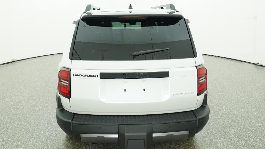 New 2027 Wind Chill Pearl <sup>1</sup> Toyota  image 5