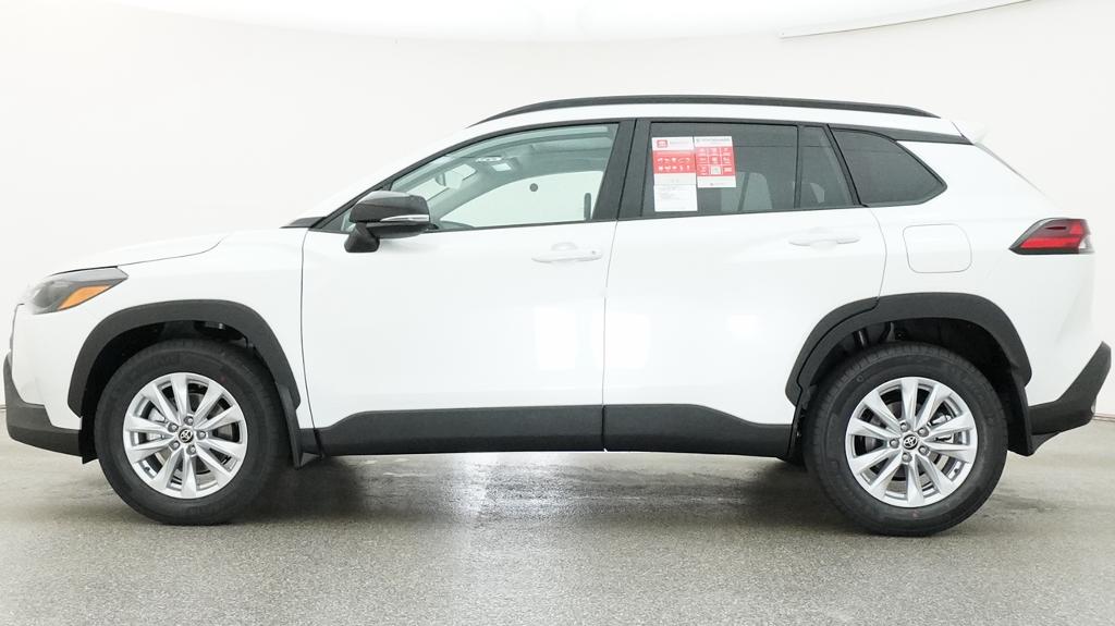 New 2026 Wind Chill Pearl <sup>1</sup> Toyota  LE image 2