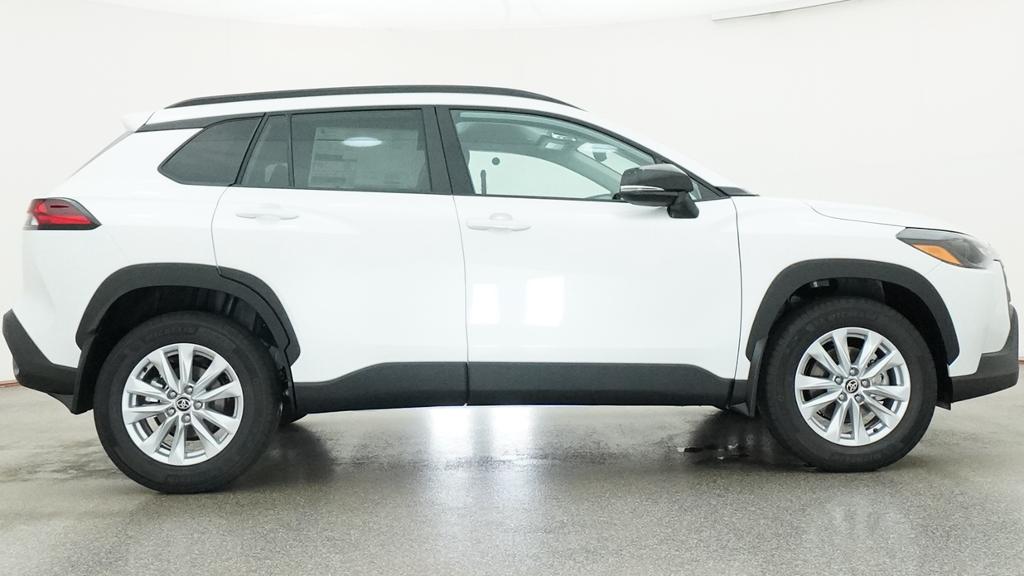 New 2026 Wind Chill Pearl <sup>1</sup> Toyota  LE image 39