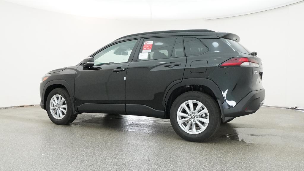 2026 Toyota Corolla Cross LE photo 12
